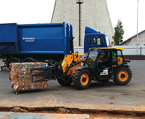 Riešenie multifunkčného lisu pre Bielorusko Recyklačné centrum